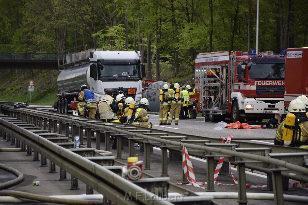 VU Gefahrgut LKW umgestuerzt A 4 Rich Koeln Hoehe AS Gummersbach P145.JPG - Miklos Laubert